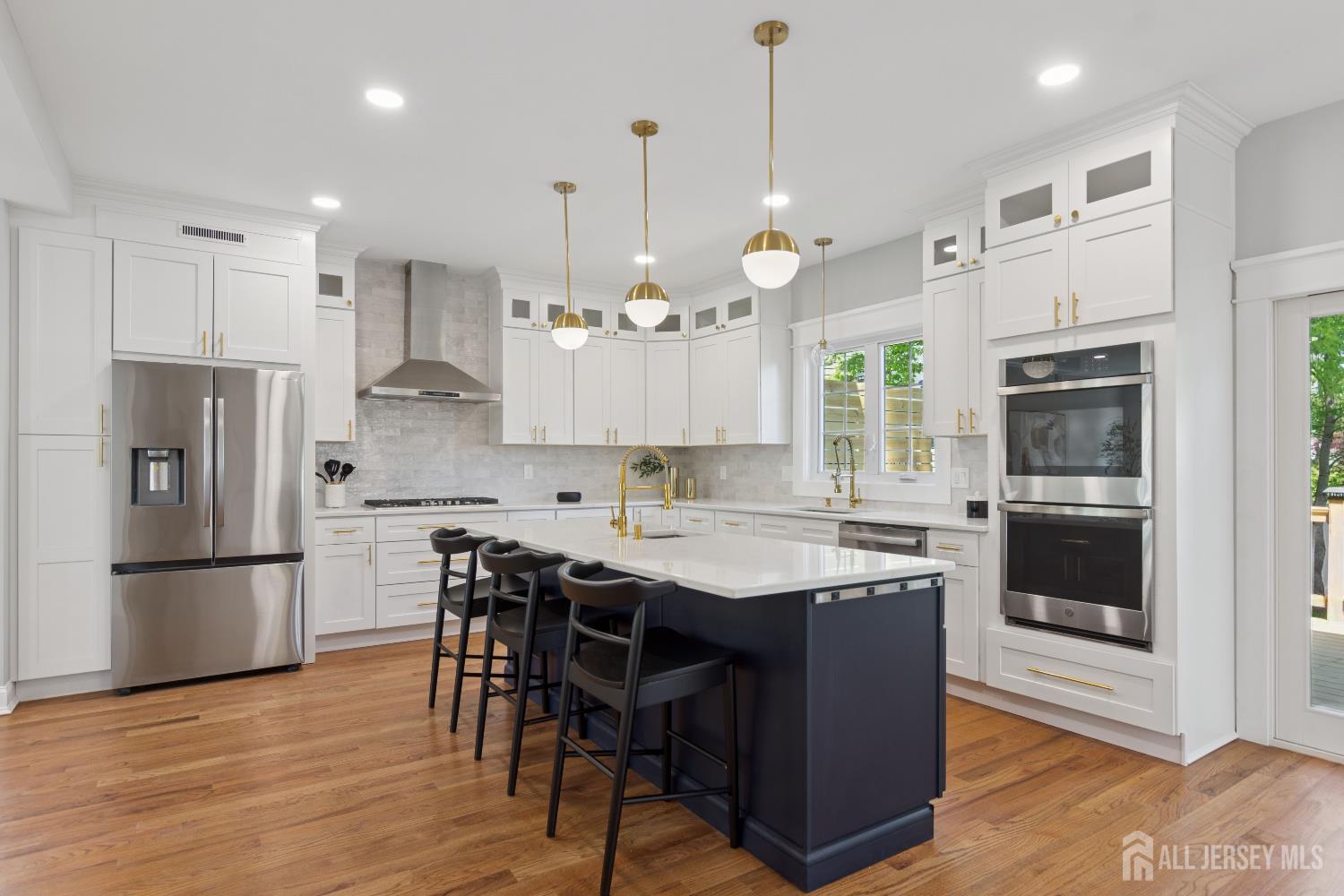 831 W Inman Avenue Image 5