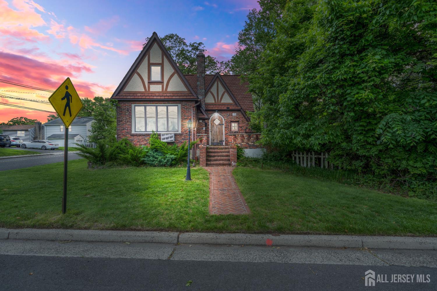 425 Grove Avenue, Metuchen, NJ, 08840