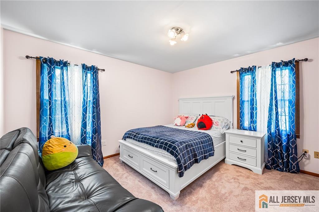 2 Silver Hollow Road, North Brunswick, NJ, 08902 image 32