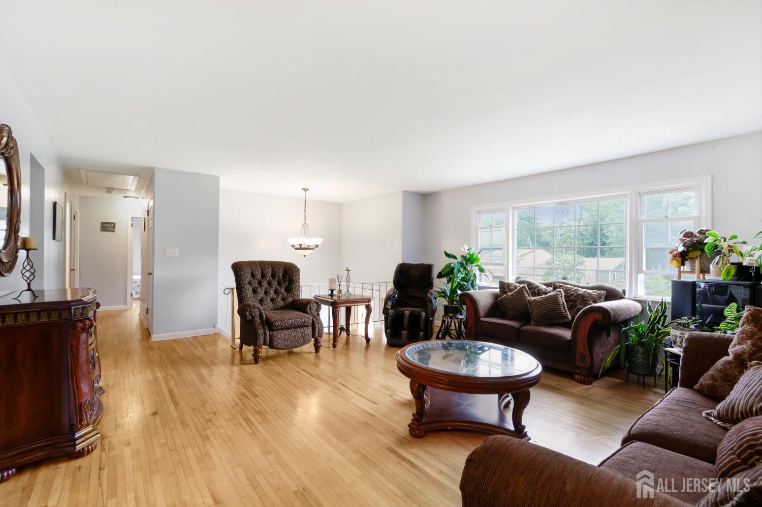 28 Thomas Road Image 5