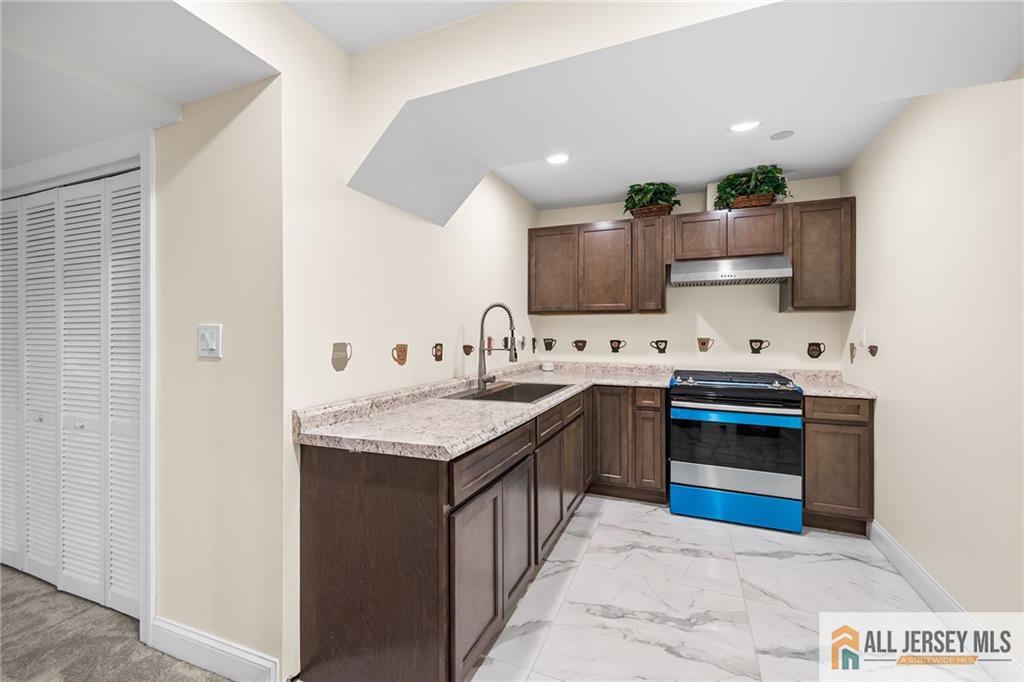 2 Silver Hollow Road, North Brunswick, NJ, 08902 image 36