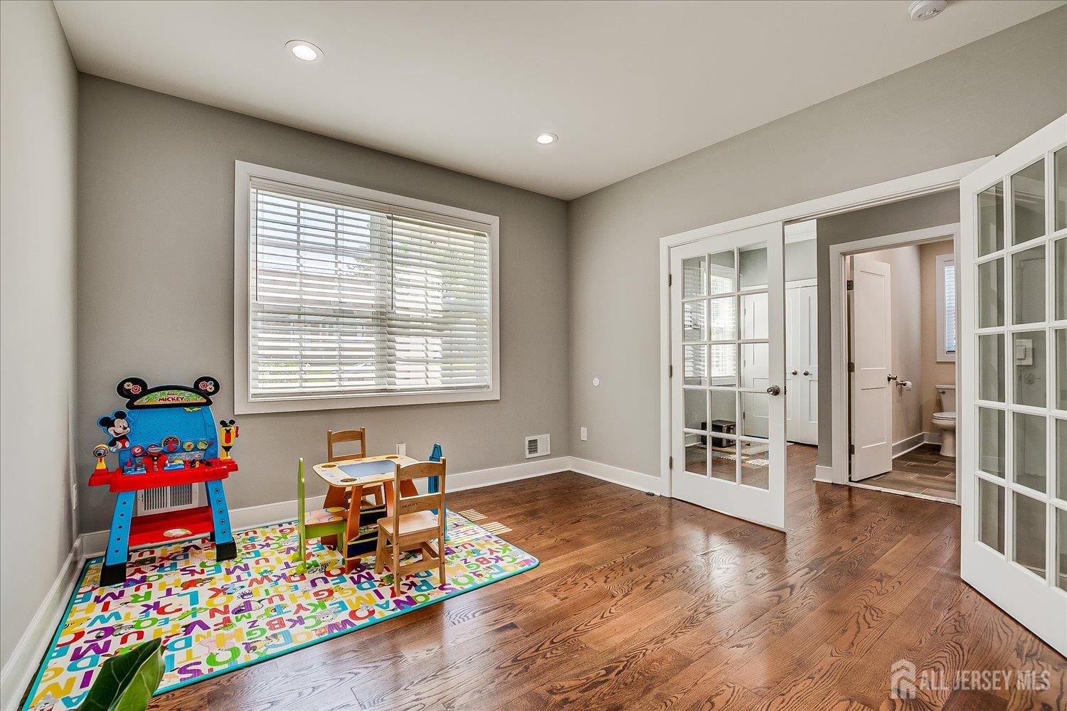 84 E Cliff Road, Colonia, NJ, 07067