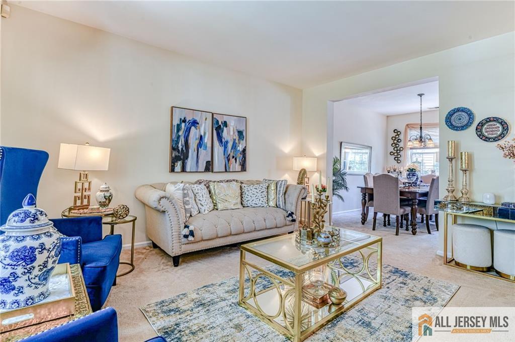 17 Hyde Park Drive Image 2