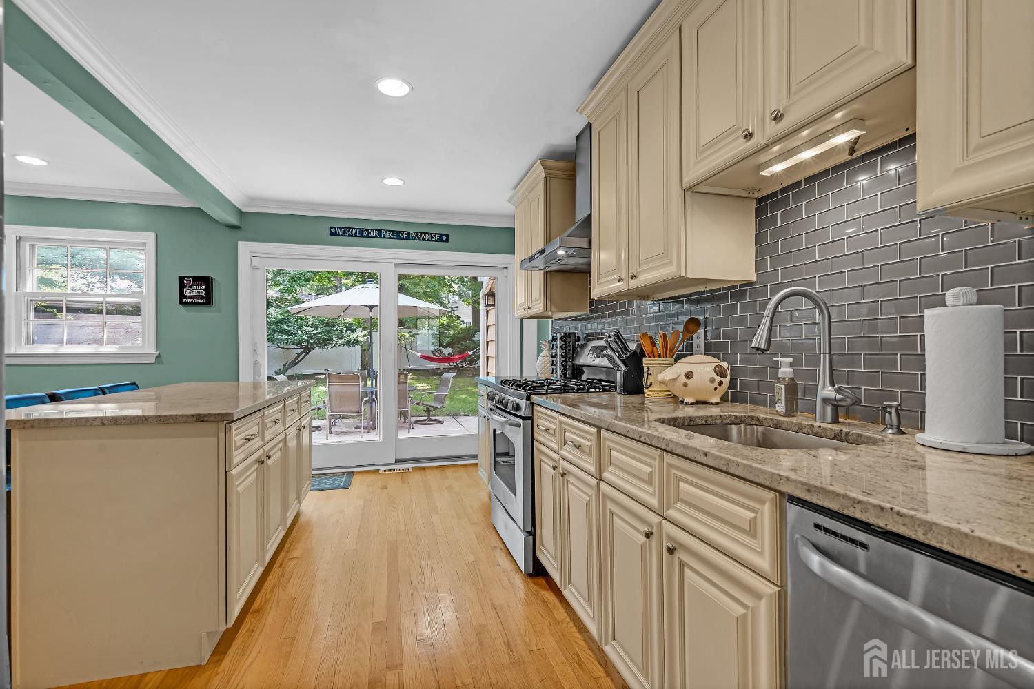 384 Gerry Road Image 4
