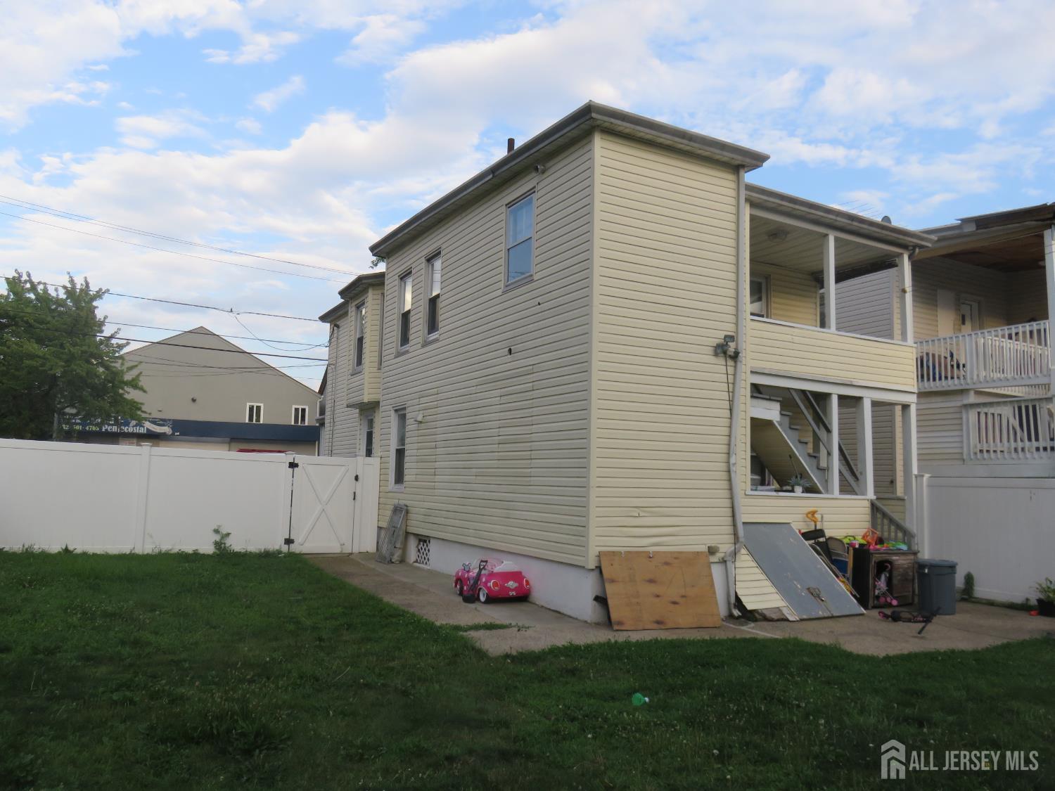 325 Goodwin Street, Perth Amboy, NJ, 08861 image 9