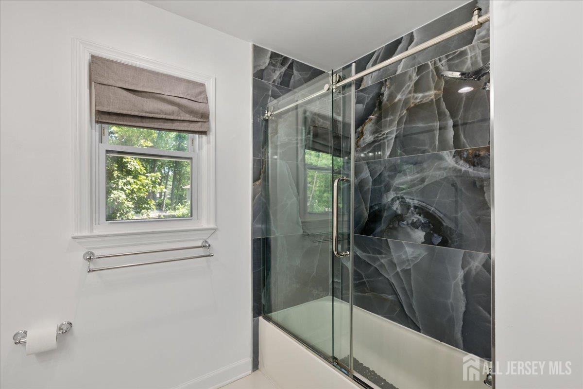8 Garfield Court, North Brunswick, NJ, 08902 image 12