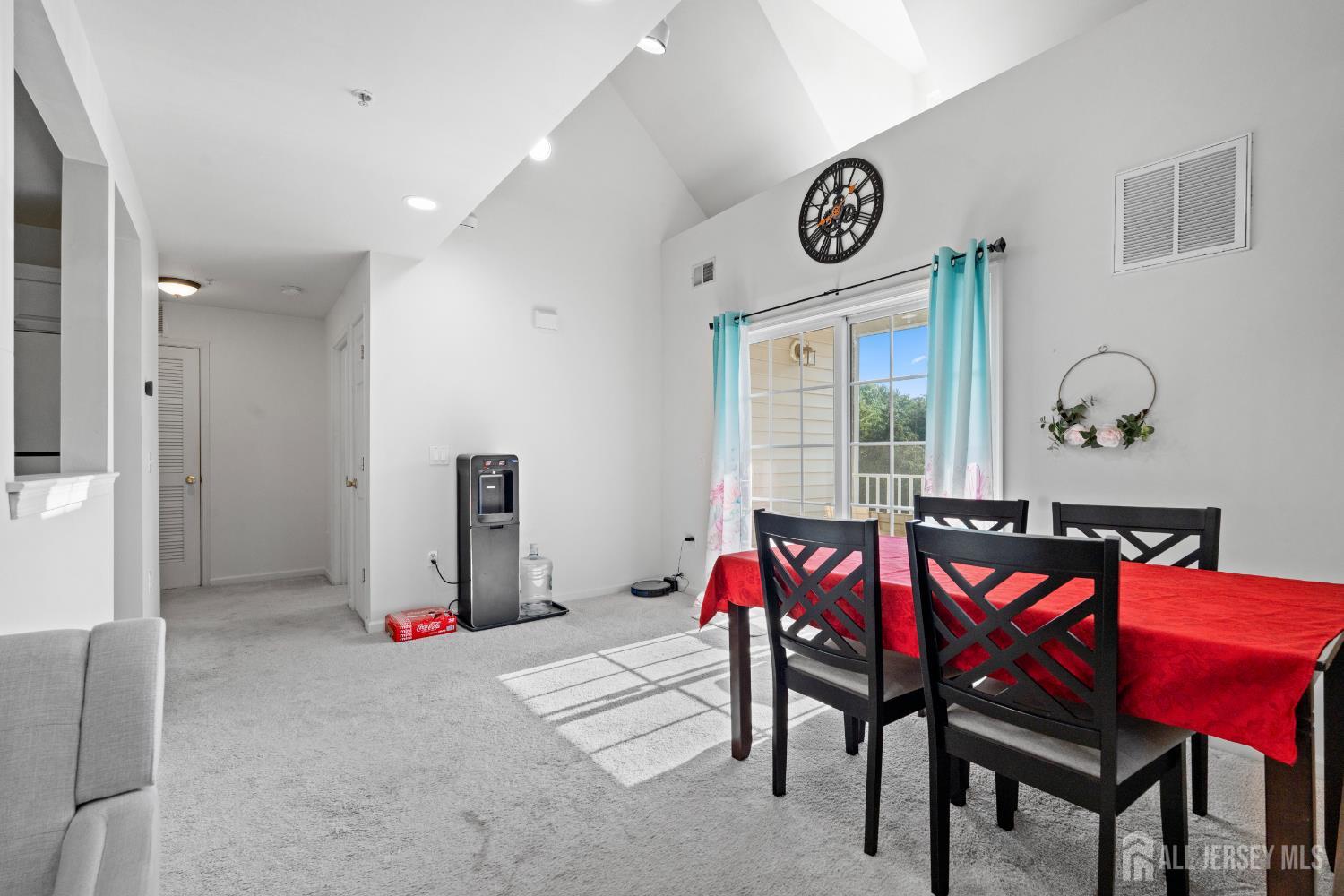 1060 Morning Glory Drive Image 3