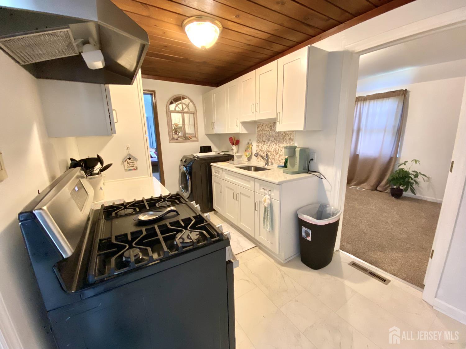451 Brookside Avenue, Old Bridge, NJ, 08879 image 15