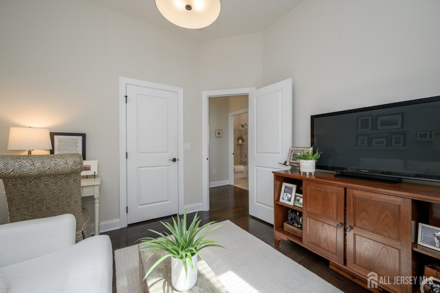 15 Woodspring Road, Farmingdale, NJ, 07727 image 17