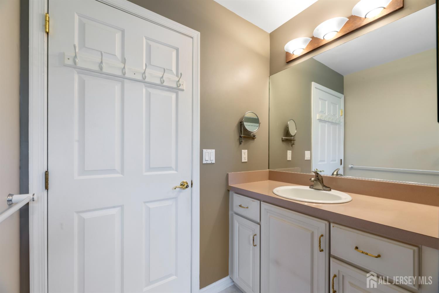 18 Stout Drive, Hillsborough, NJ, 08844 image 49