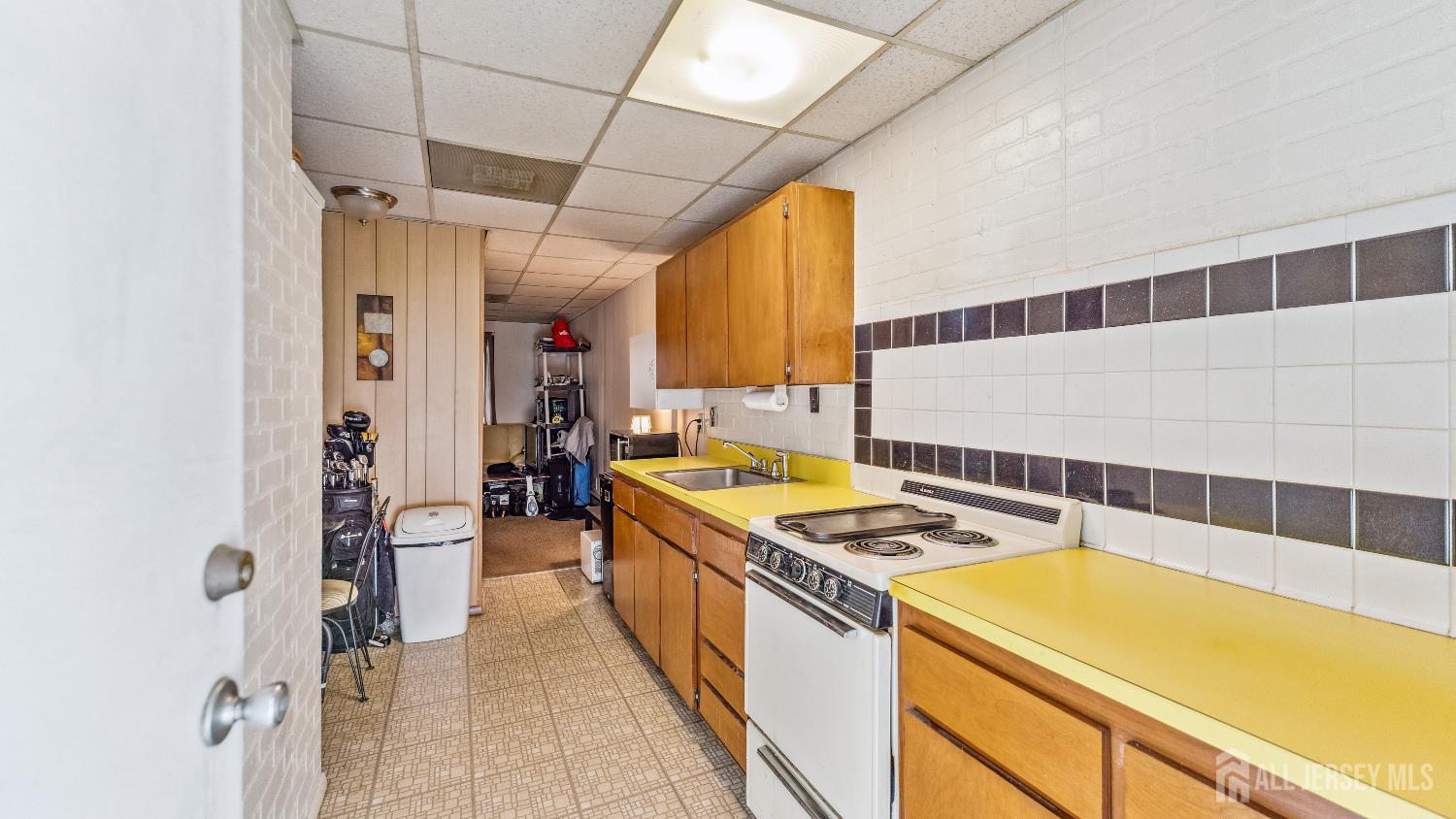 587 Malboro Road, Old Bridge, NJ, 08857 image 9