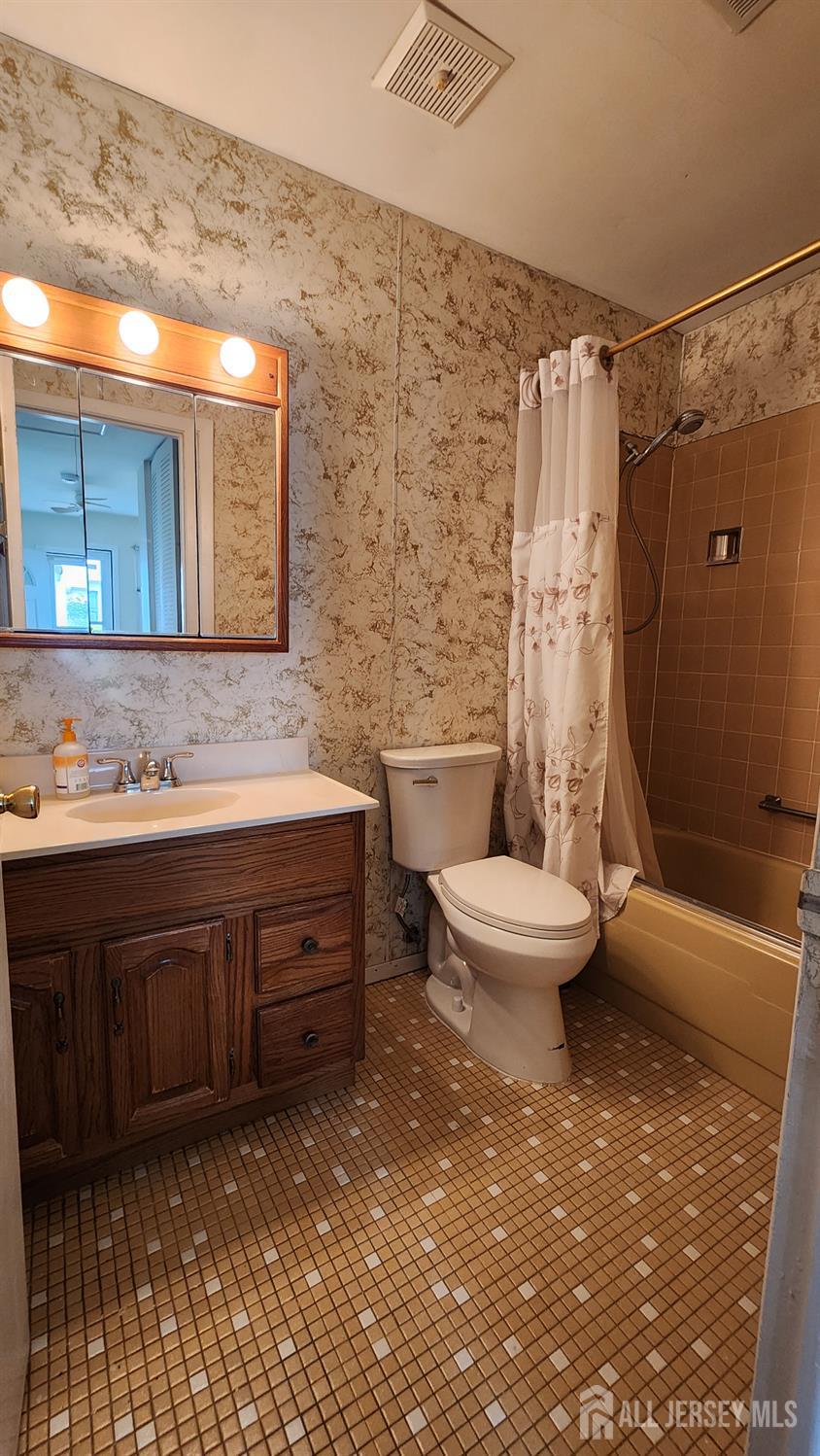 4 Florida Court, Old Bridge, NJ, 07747 image 25