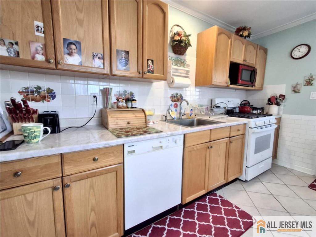 85 Pinetree Drive, Sayreville, NJ, 08859 image 16