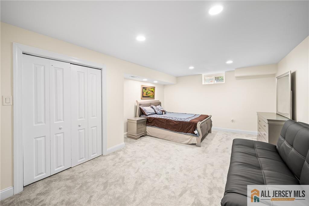 2 Silver Hollow Road, North Brunswick, NJ, 08902 image 40
