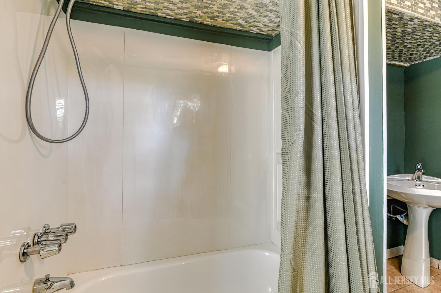 281 Cindy Street, Old Bridge, NJ, 08857 image 37