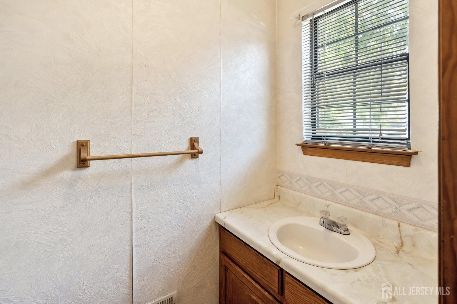 711 Orlando Street, Edison, NJ, 08817 image 12