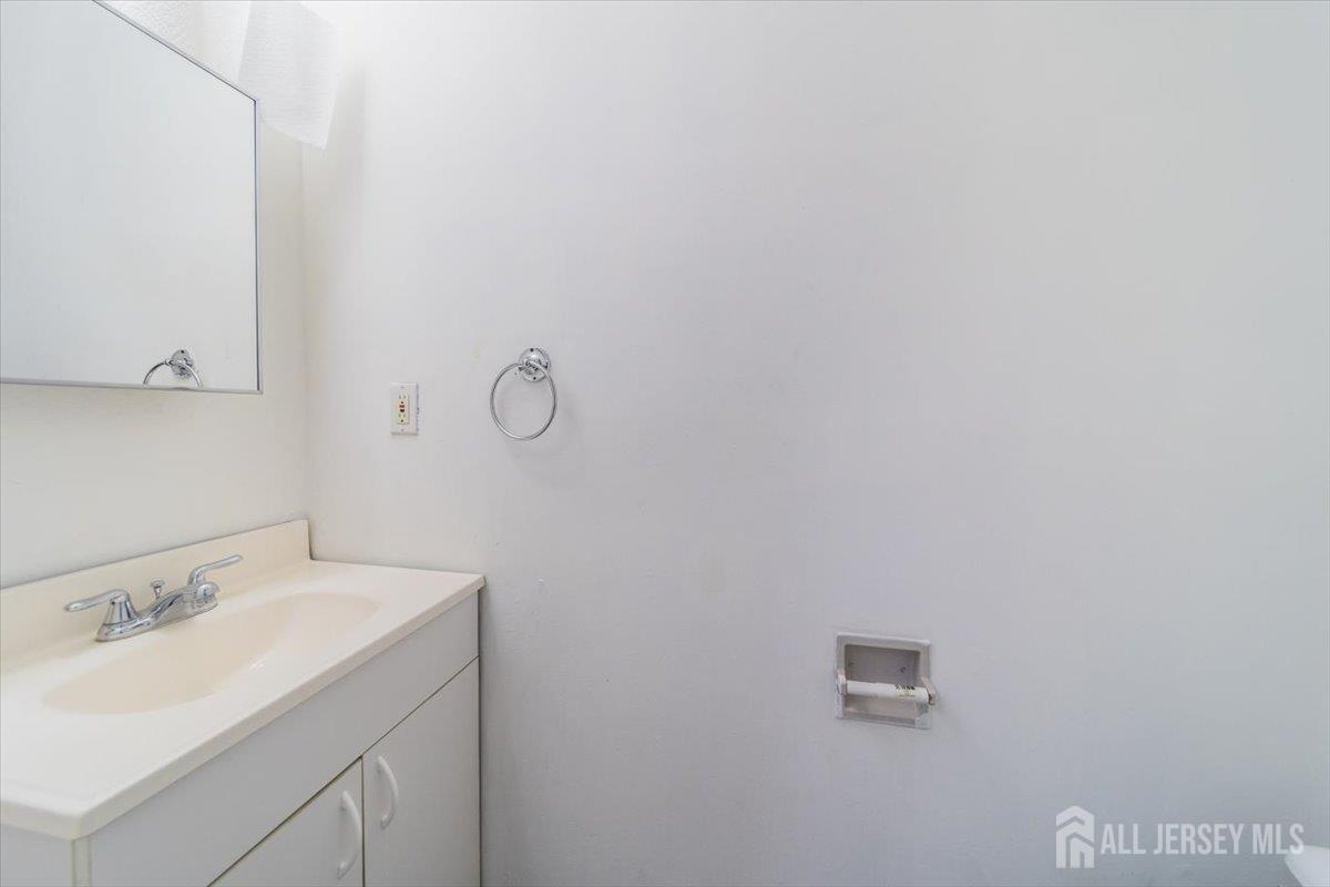 36 Henry Street, Edison, NJ, 08820 image 18