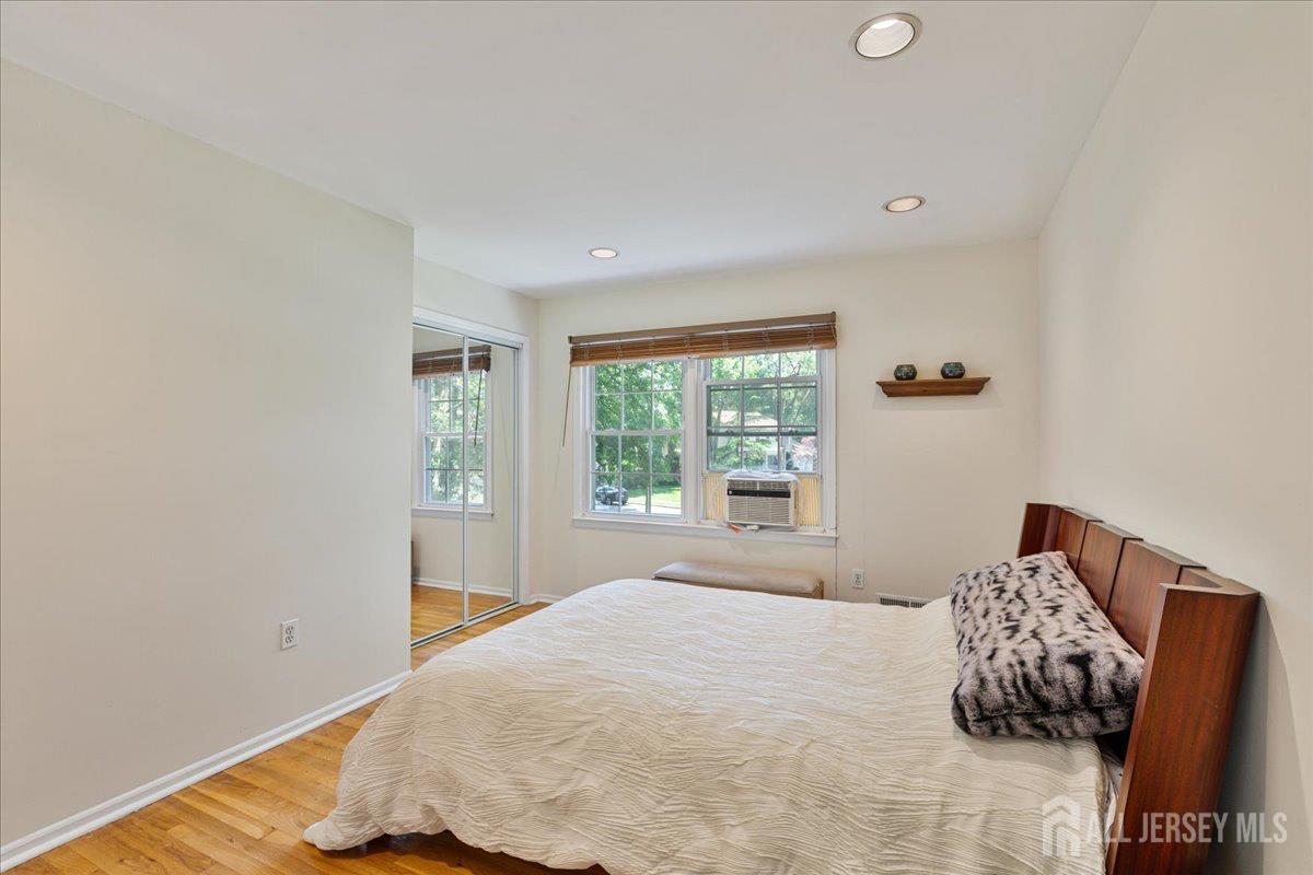 8 Garfield Court, North Brunswick, NJ, 08902 image 17
