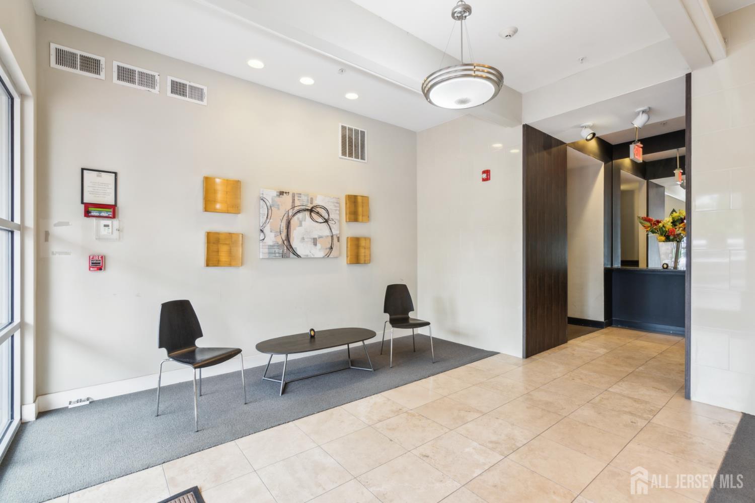 350 S BROAD Street 305, Trenton, NJ, 08608