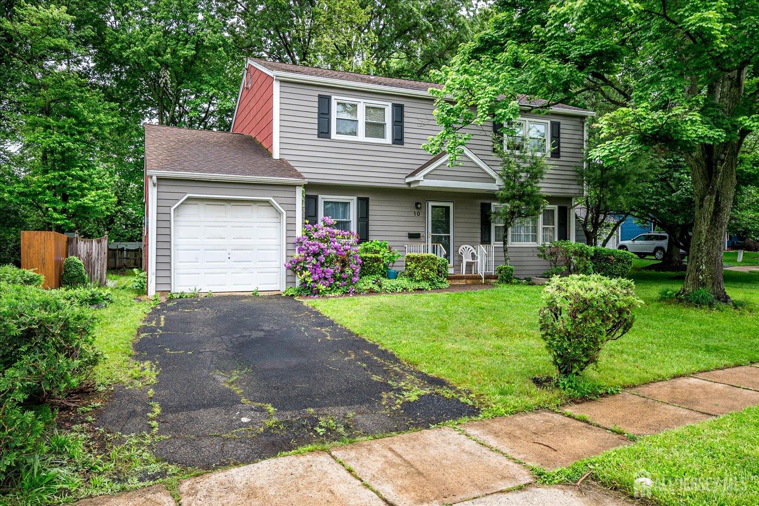 10 Ginesi Court, Metuchen, NJ, 08840