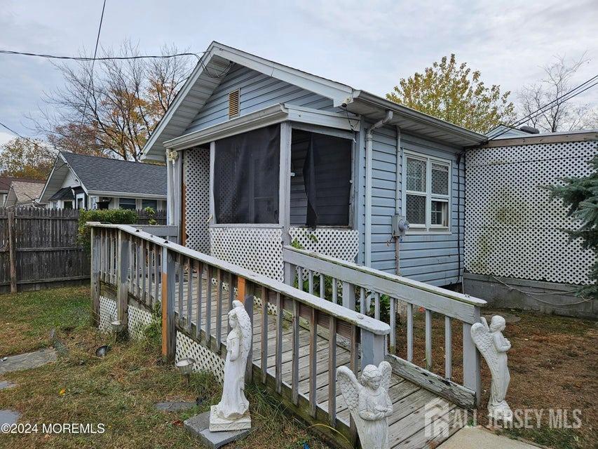 85 Pacific Boulevard Image 5