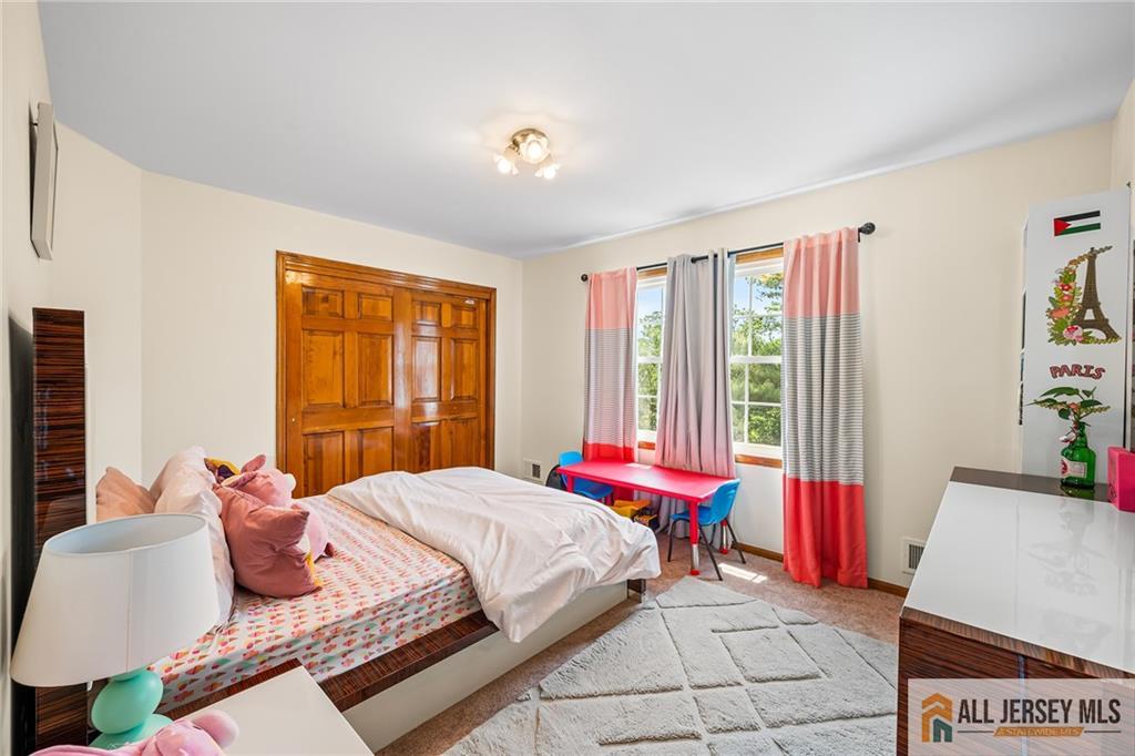 2 Silver Hollow Road, North Brunswick, NJ, 08902 image 28