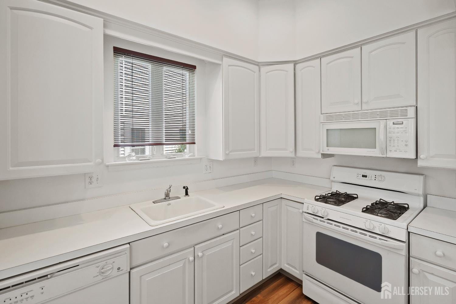 17 Severn Way, Monroe, NJ, 08831 image 14