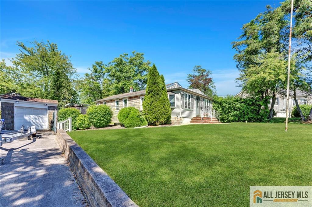 71 Russell Street, Woodbridge Proper, NJ, 07095