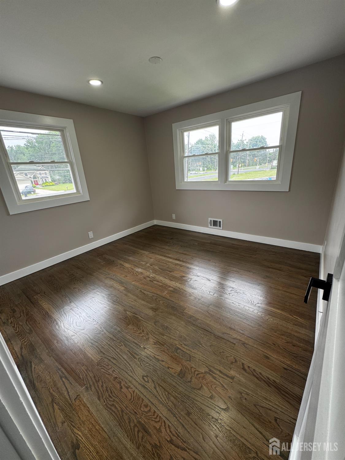 328 franklach Avenue Image 3