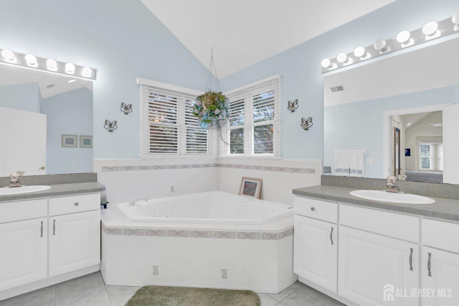 329 Valley View Circle, Freehold Twp, NJ, 07728 image 15
