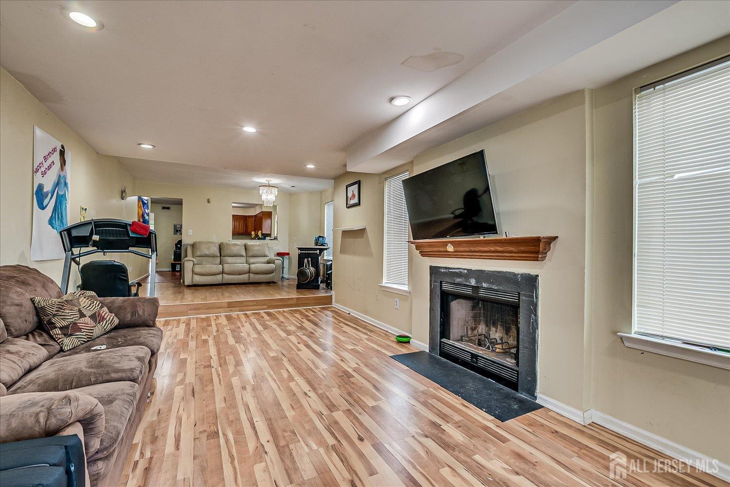1702 Amanda Court Image 4