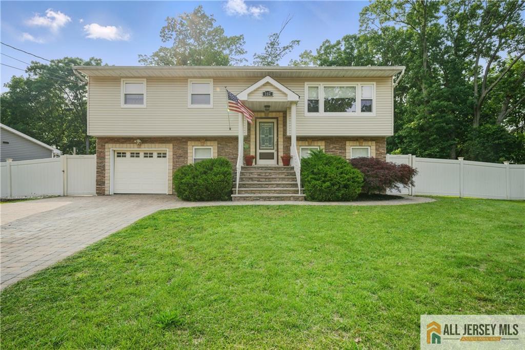 102 Murdock Street Image 1