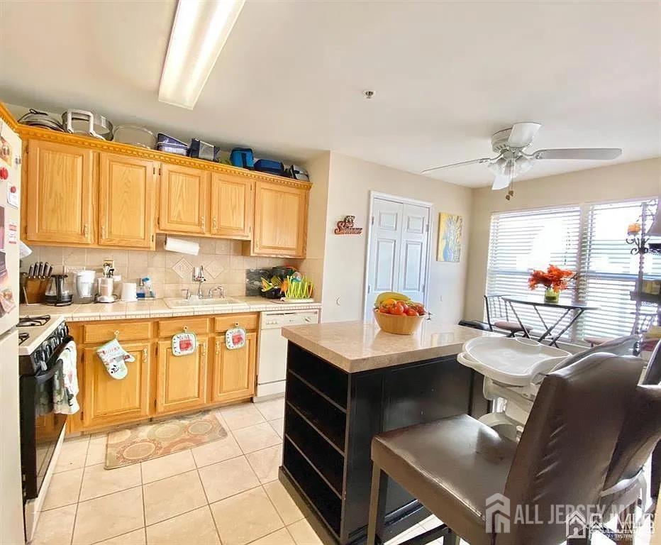 790 Harbortown Boulevard, Perth Amboy, NJ, 08861 image 6