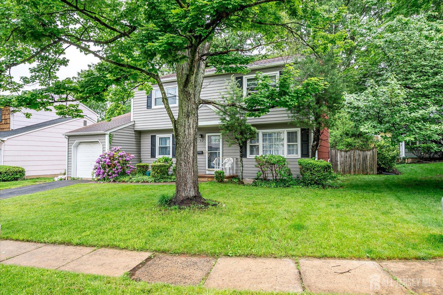 10 Ginesi Court, Metuchen, NJ, 08840