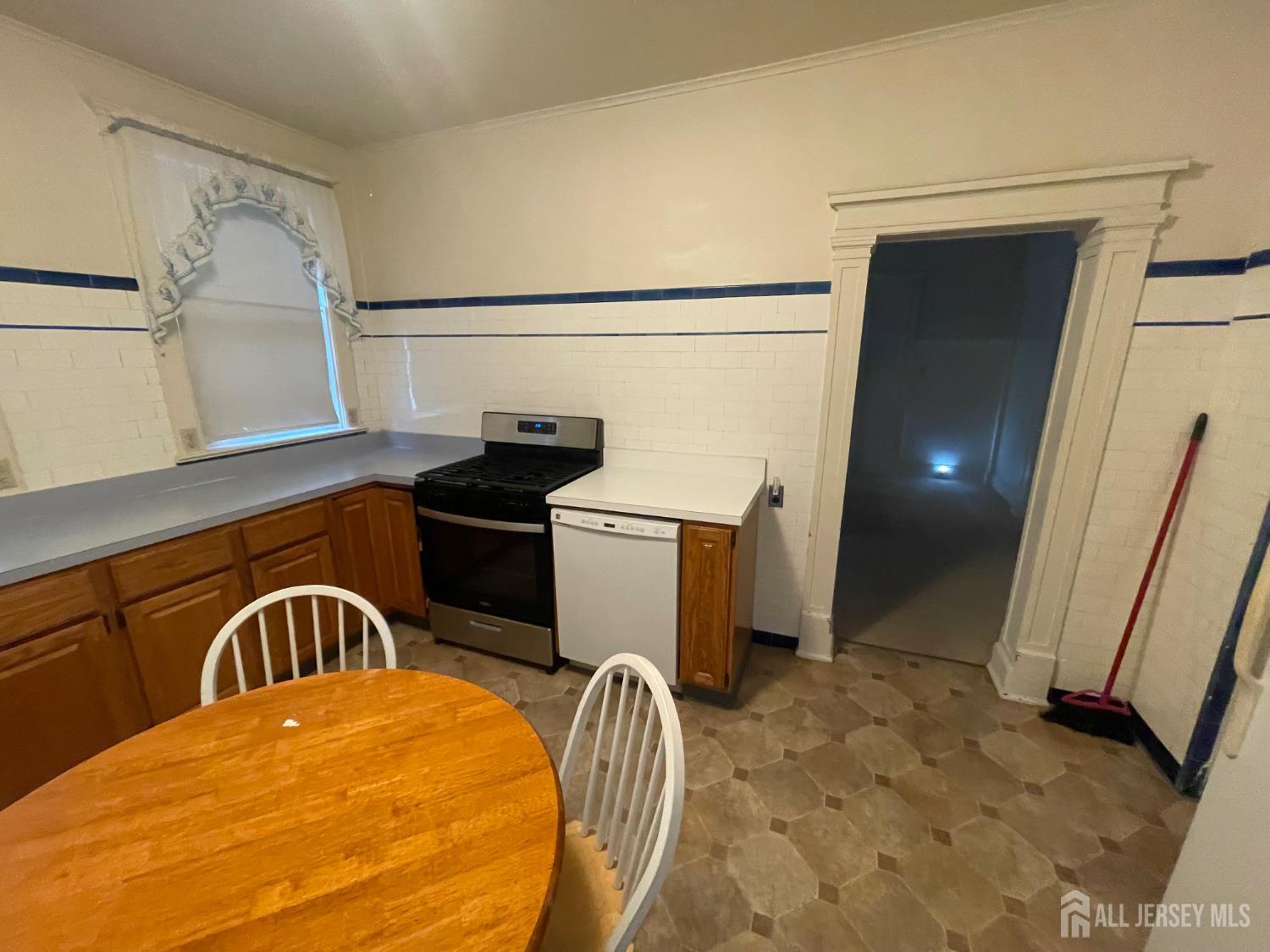 309 S 2nd Avenue, Highland Park, NJ, 08904 image 25