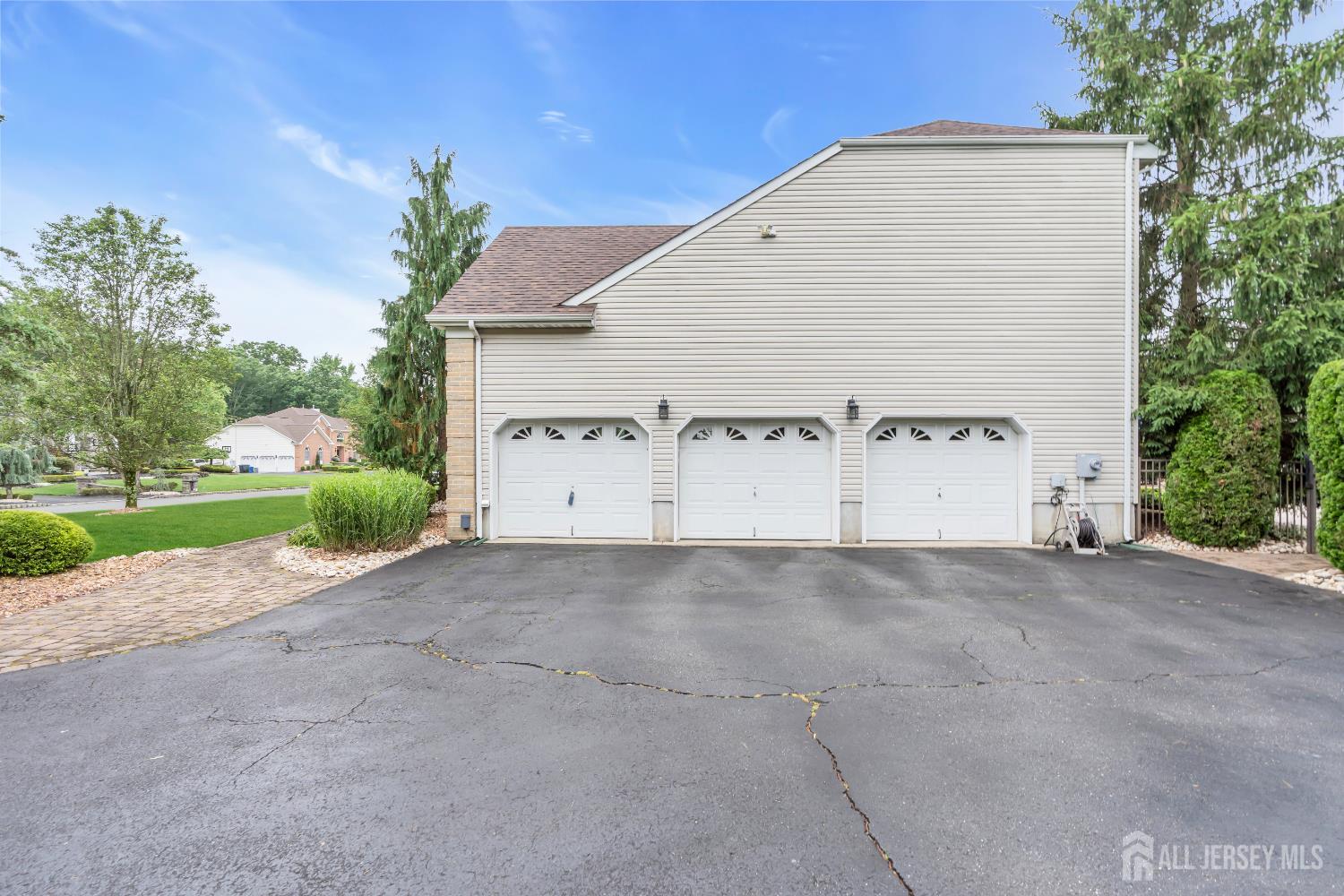 329 Valley View Circle, Freehold Twp, NJ, 07728 image 7