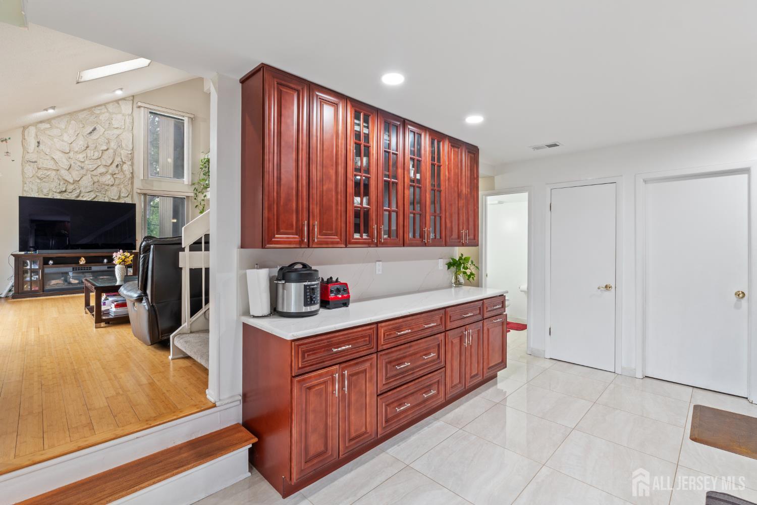 348 Westgate Drive, Edison, NJ, 08820 image 22