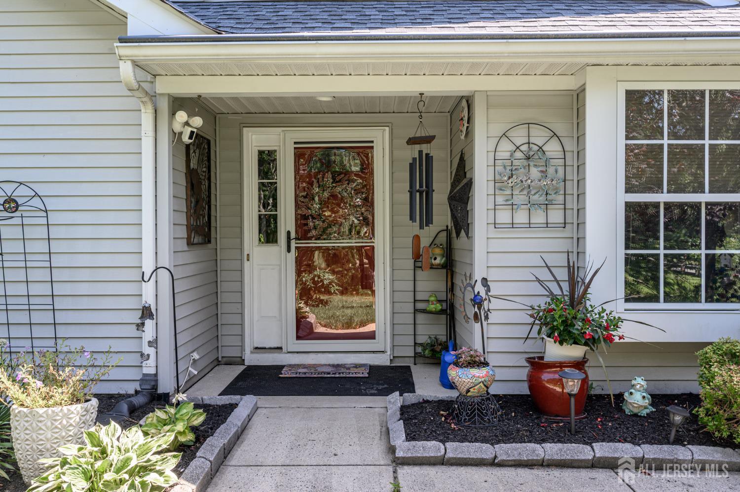17 Strawberry Lane Image 2