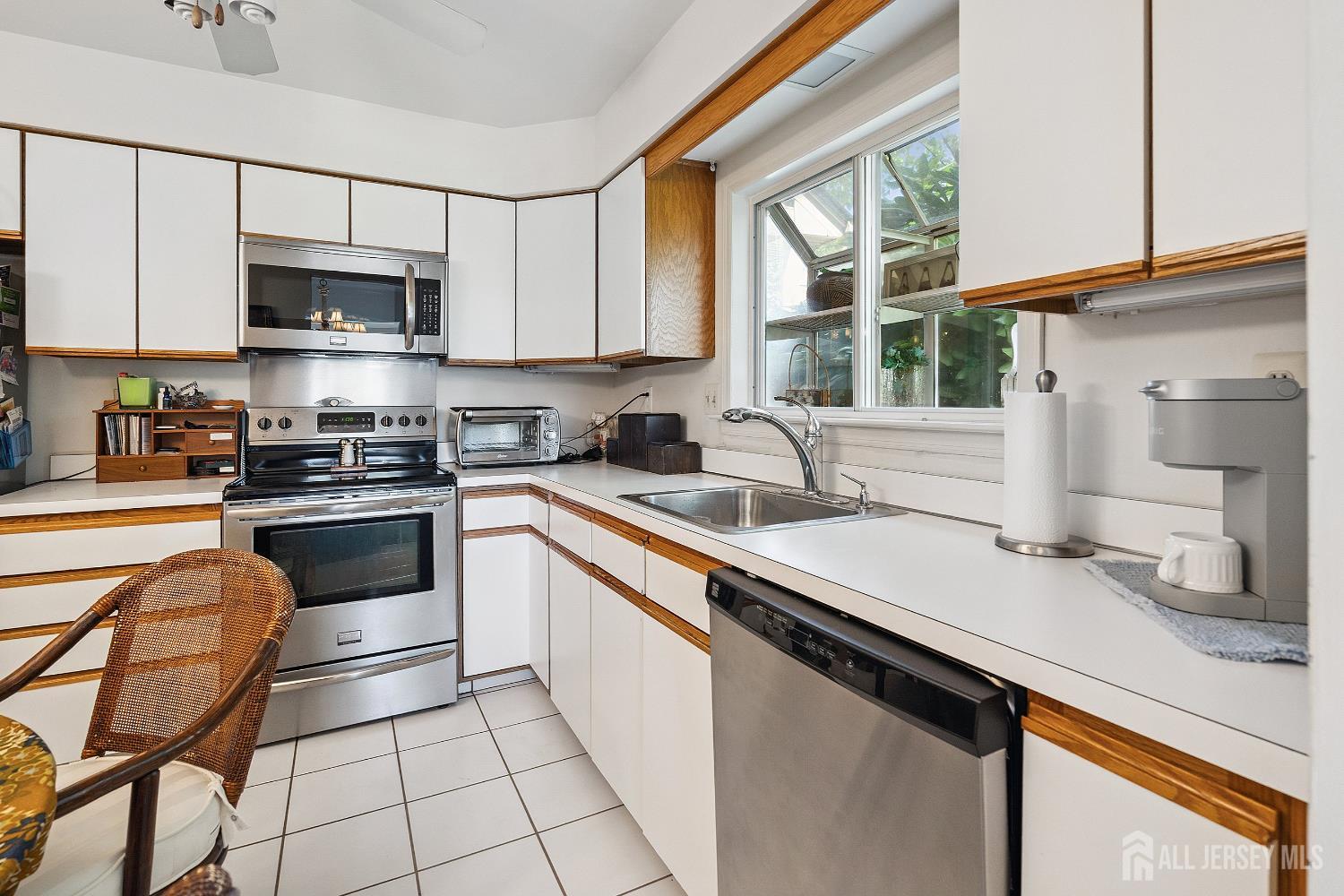 2-B Surrey Court, Monroe, NJ, 08831 image 9