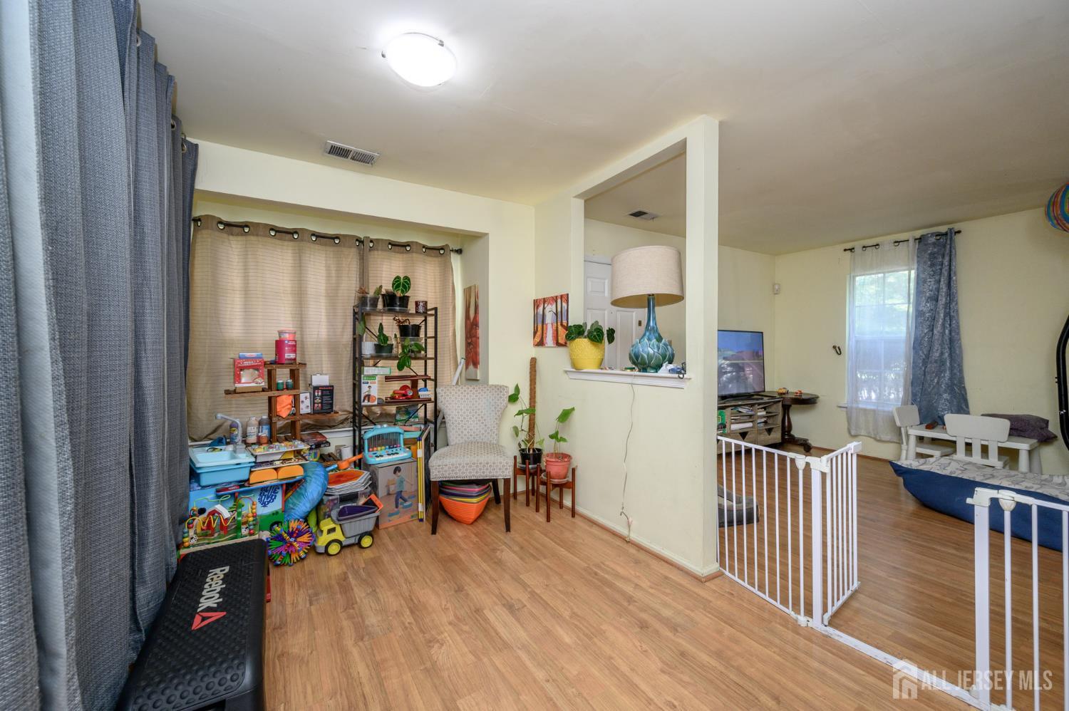 38 Nottingham Way, Franklin Twsp, NJ, 08873 image 8