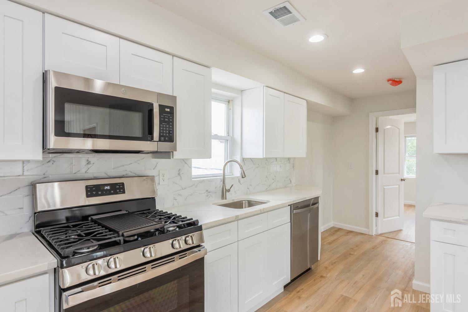 17-1/2 Thomas Street, South River, NJ, 08882 image 19