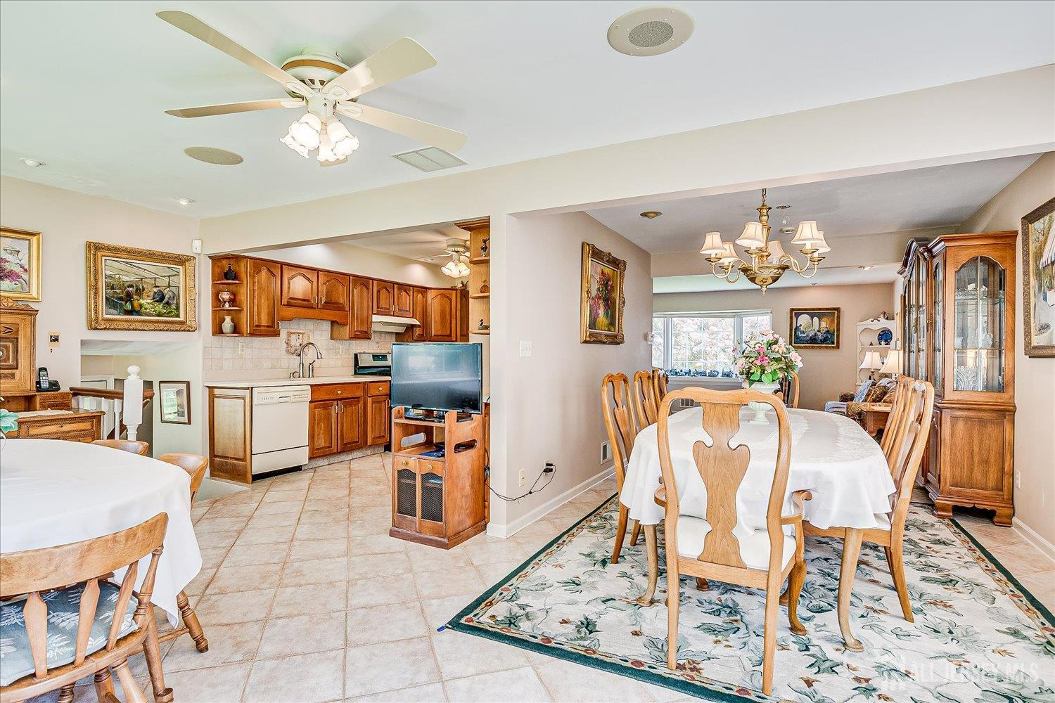 64 Annette Drive, Edison, NJ, 08820 image 26