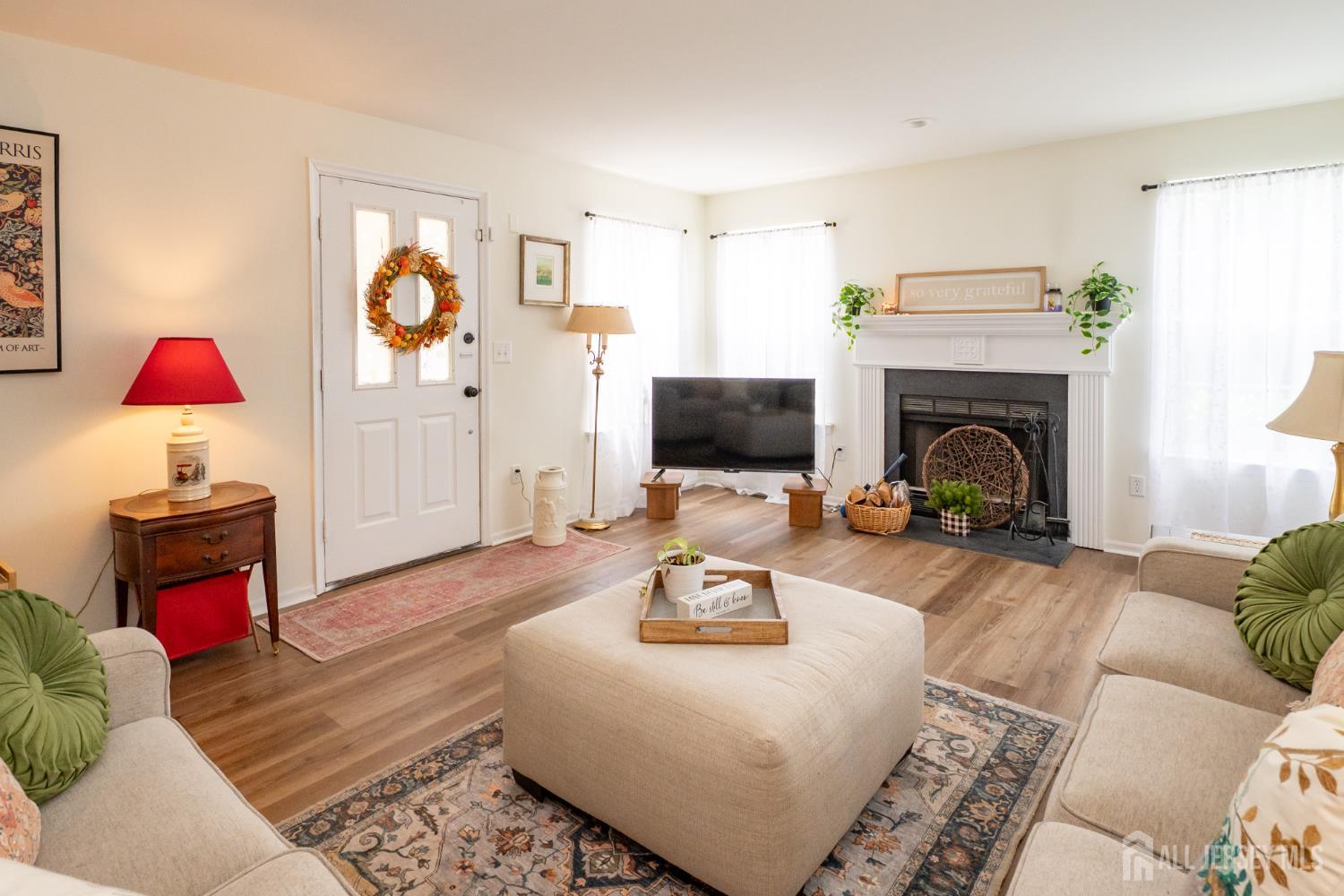 186 Barclay Court Image 2