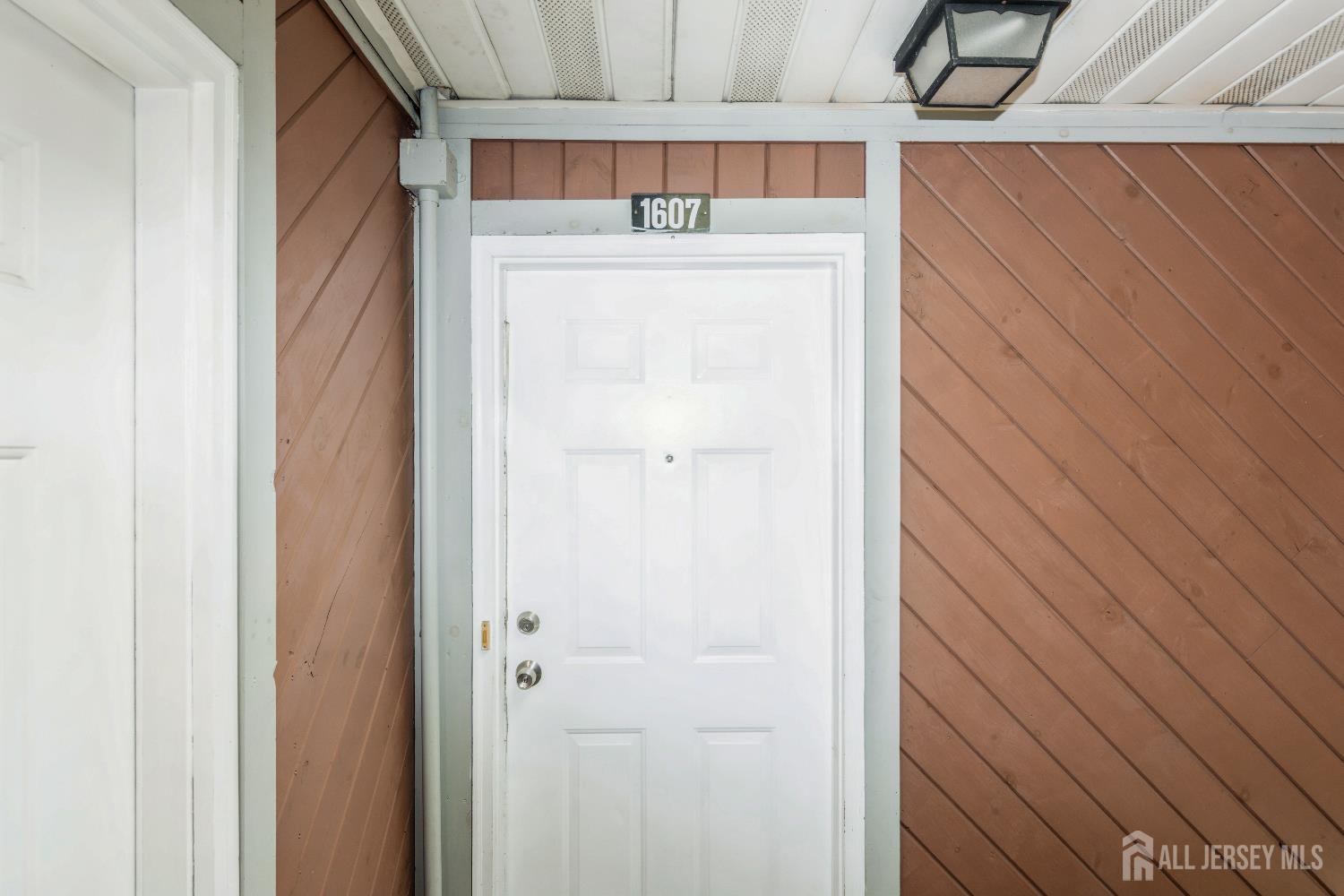 1607 Edison Glen Terrace Image 2