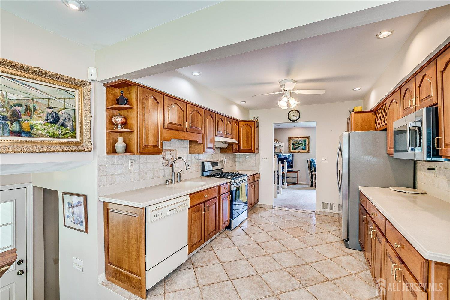 64 Annette Drive, Edison, NJ, 08820 image 29