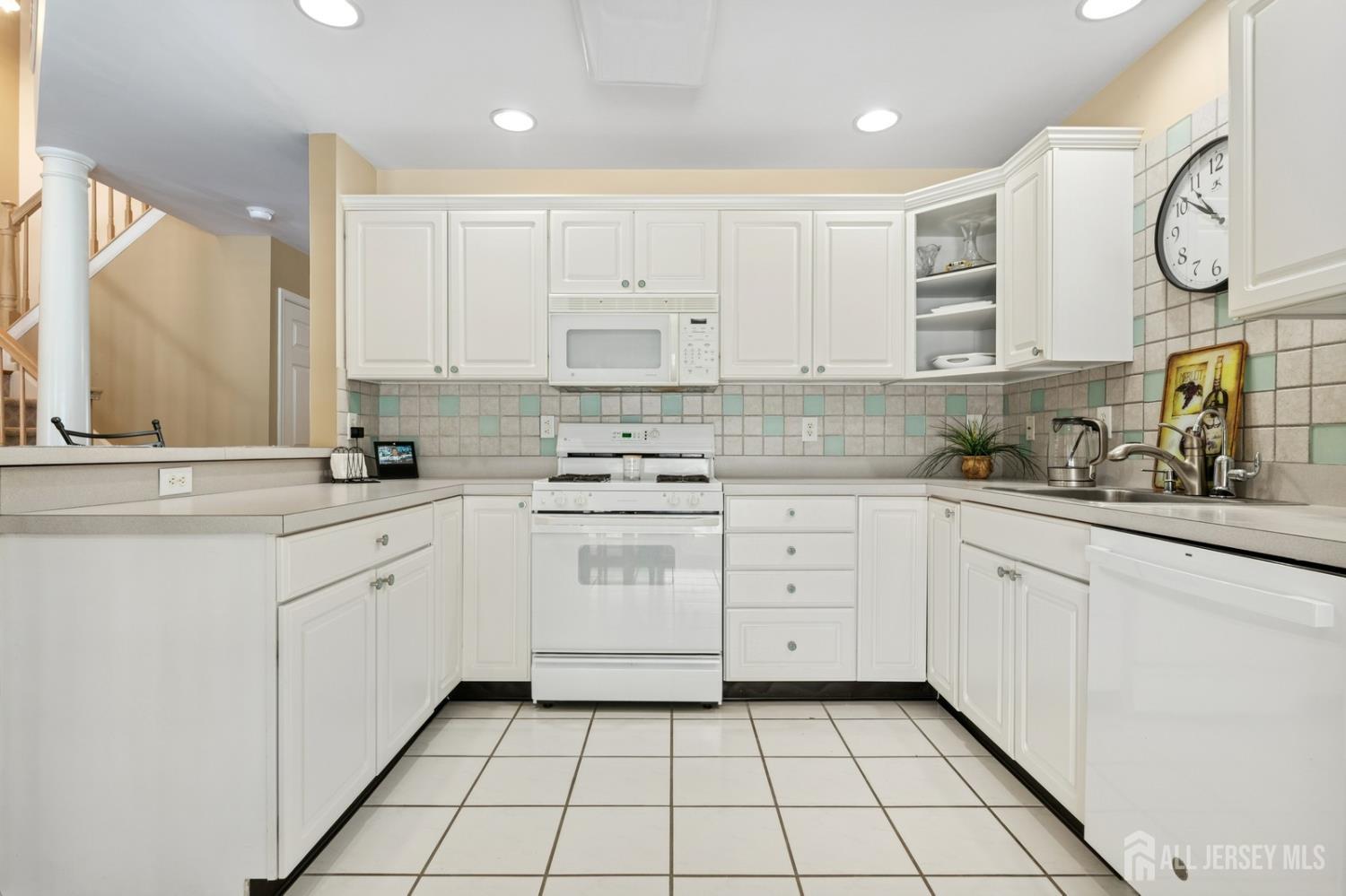 44 Windsong Circle, East Brunswick, NJ, 08816 image 21