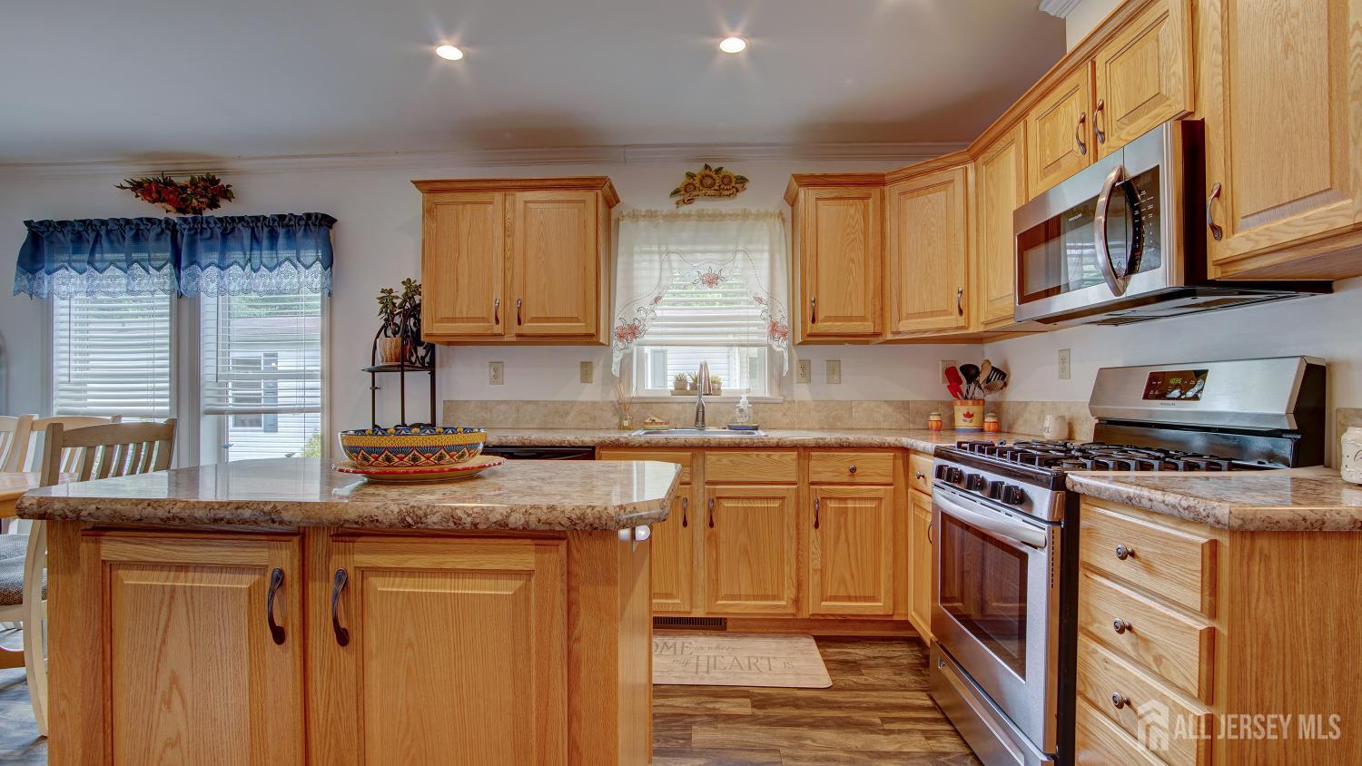 287 Woods Edge Court, Spotswood, NJ, 08884 image 25