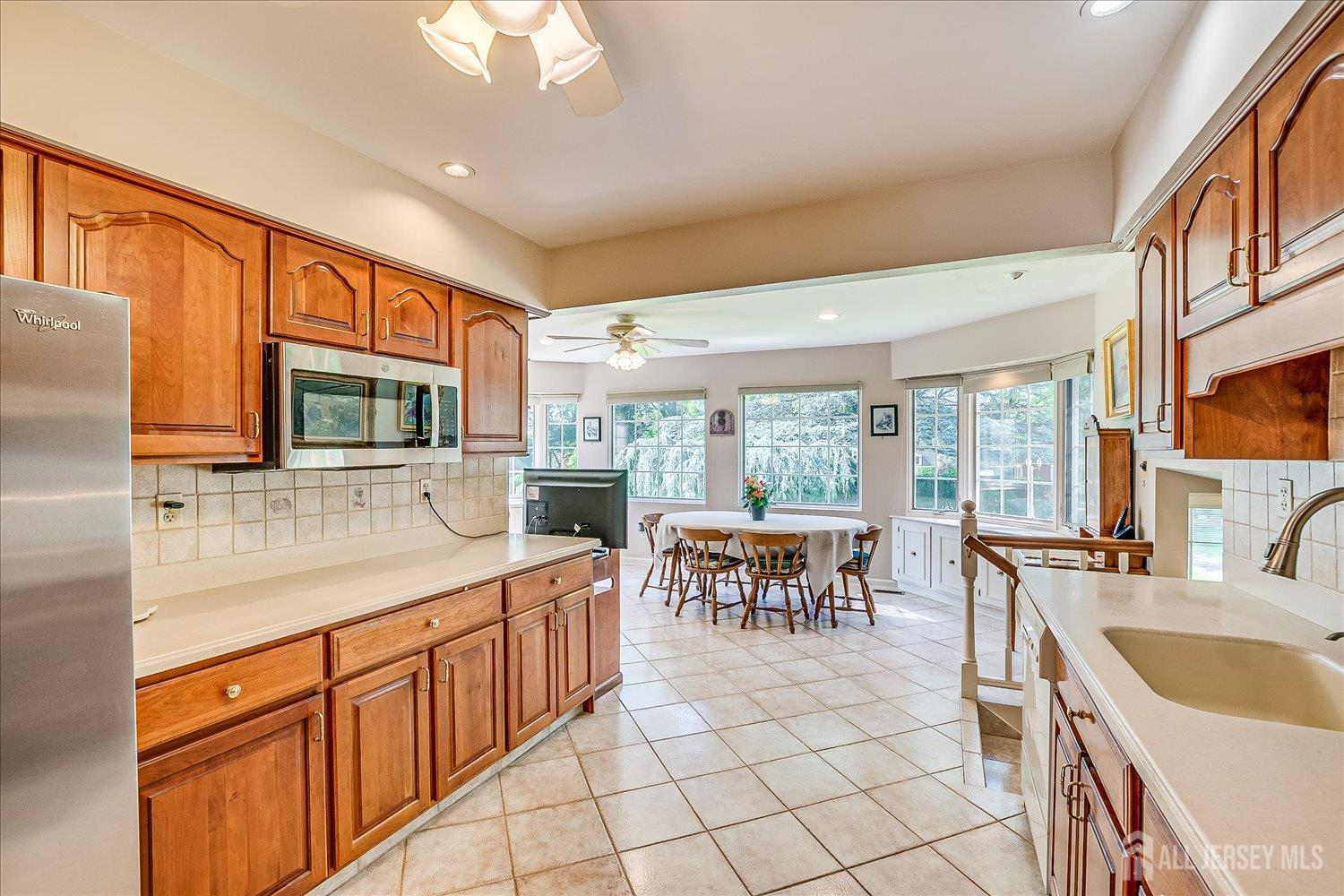 64 Annette Drive, Edison, NJ, 08820 image 32