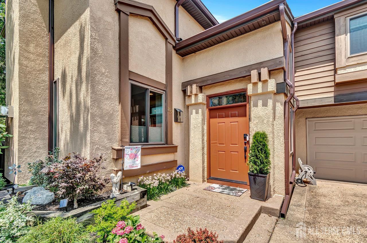 107 Sayre Drive Image 2