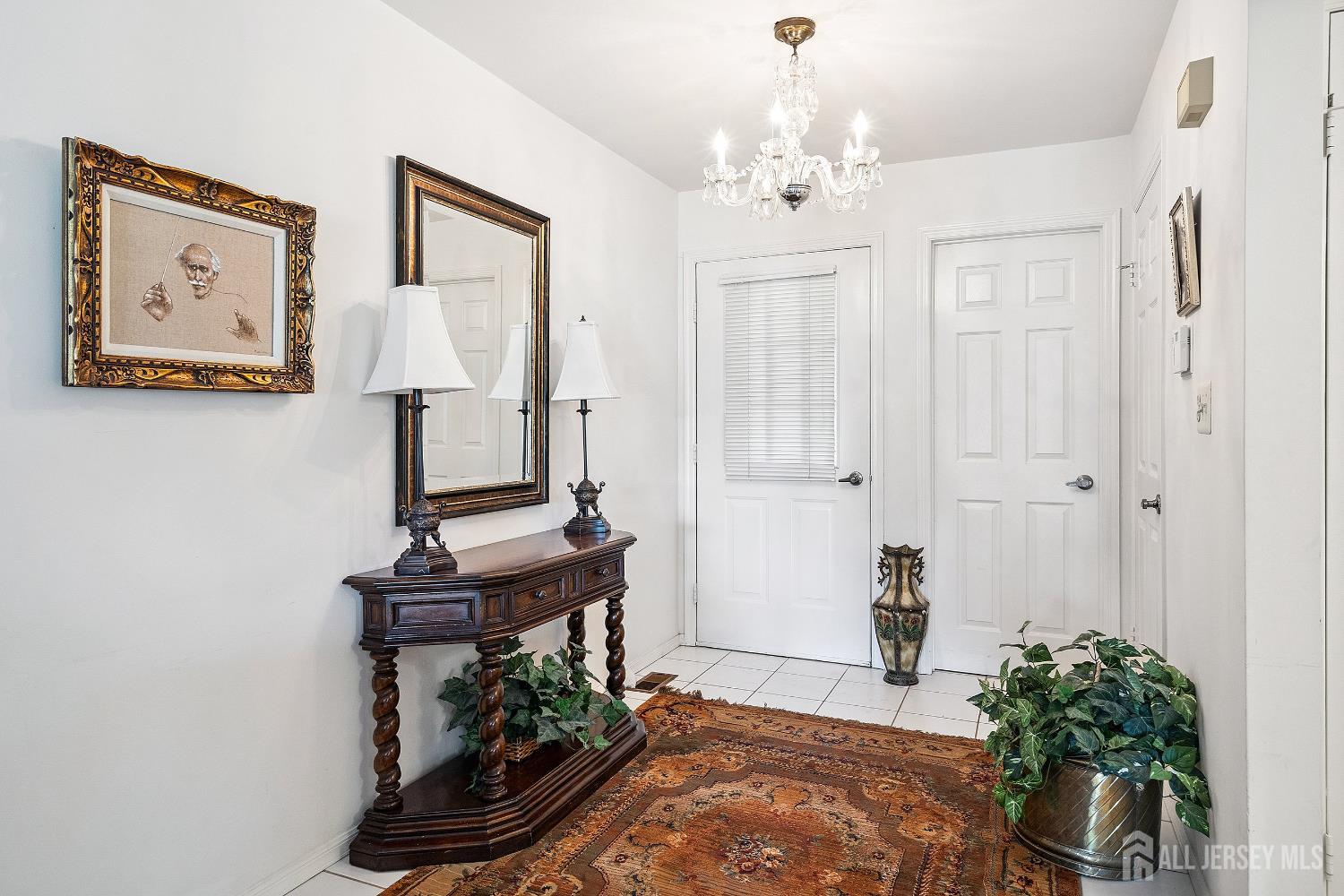 2-B Surrey Court Image 3